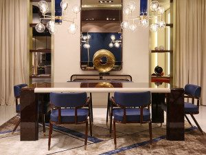 Деревянный прямоугольный стол