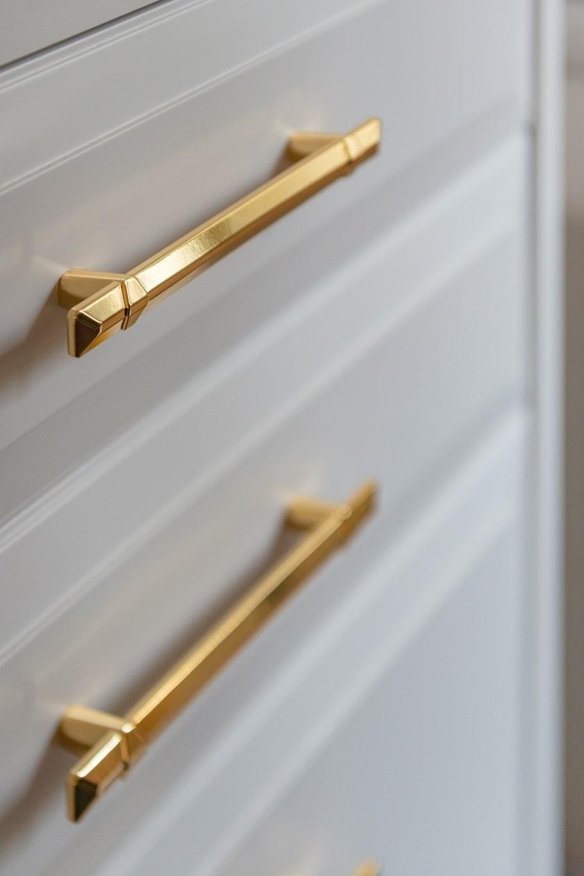 Martini Interiors Гардеробная из дуба со встроенной подсветкой на заказ Essenza sun-id-1504495 - Вид №11