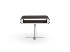 Деревянная тумбочка