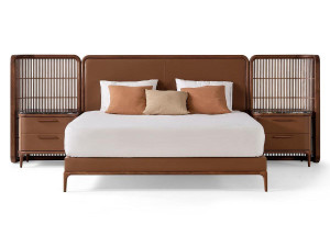 Двуспальная кровать из кожи и дерева