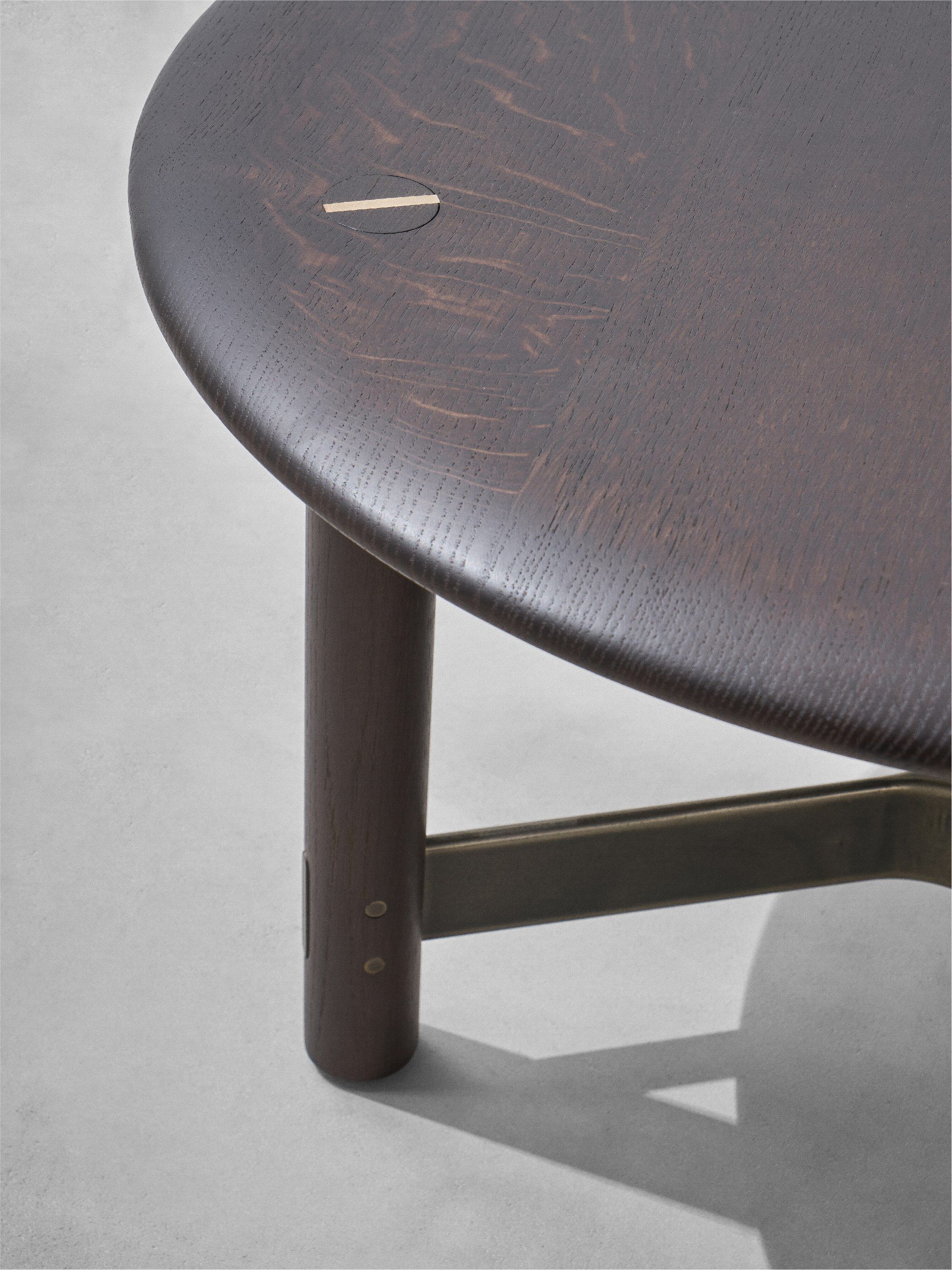 Круглый низкий журнальный столик из дуба District Eight Stilt ARCH-00024843 - Вид №6