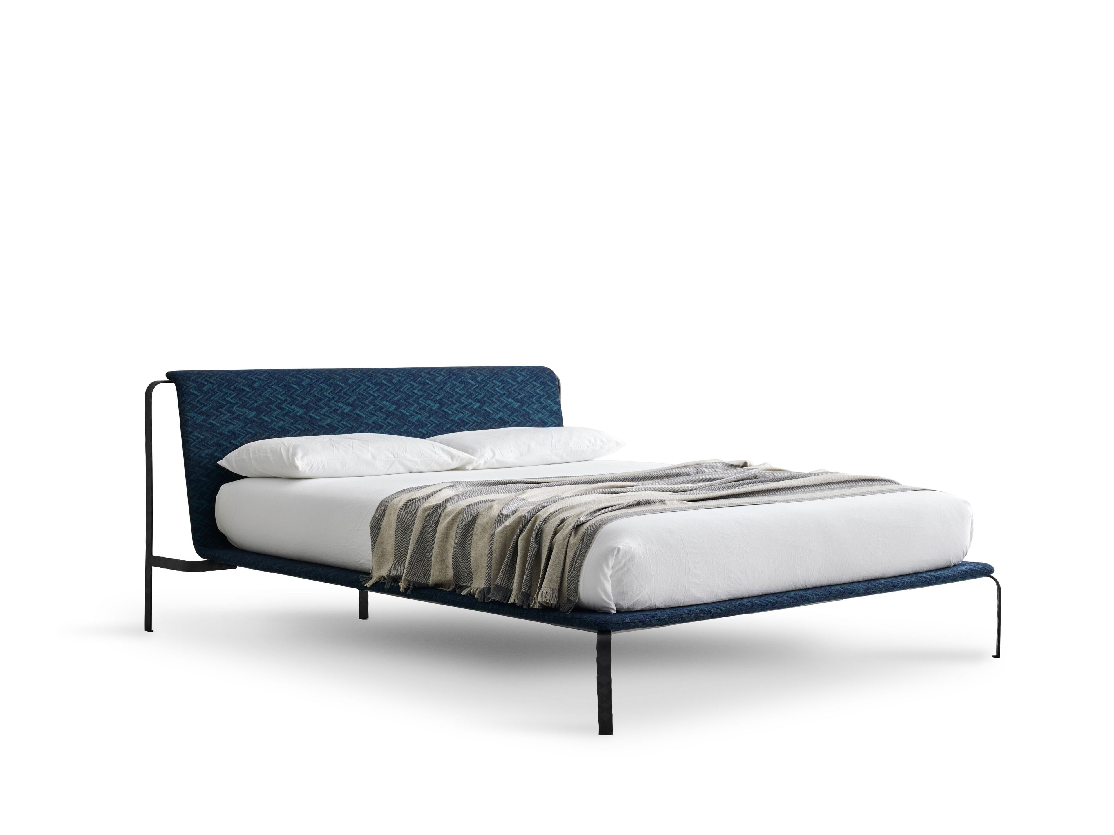 Двуспальная кровать из ткани с мягким изголовьем Bolzan Bend ARCH-00013112