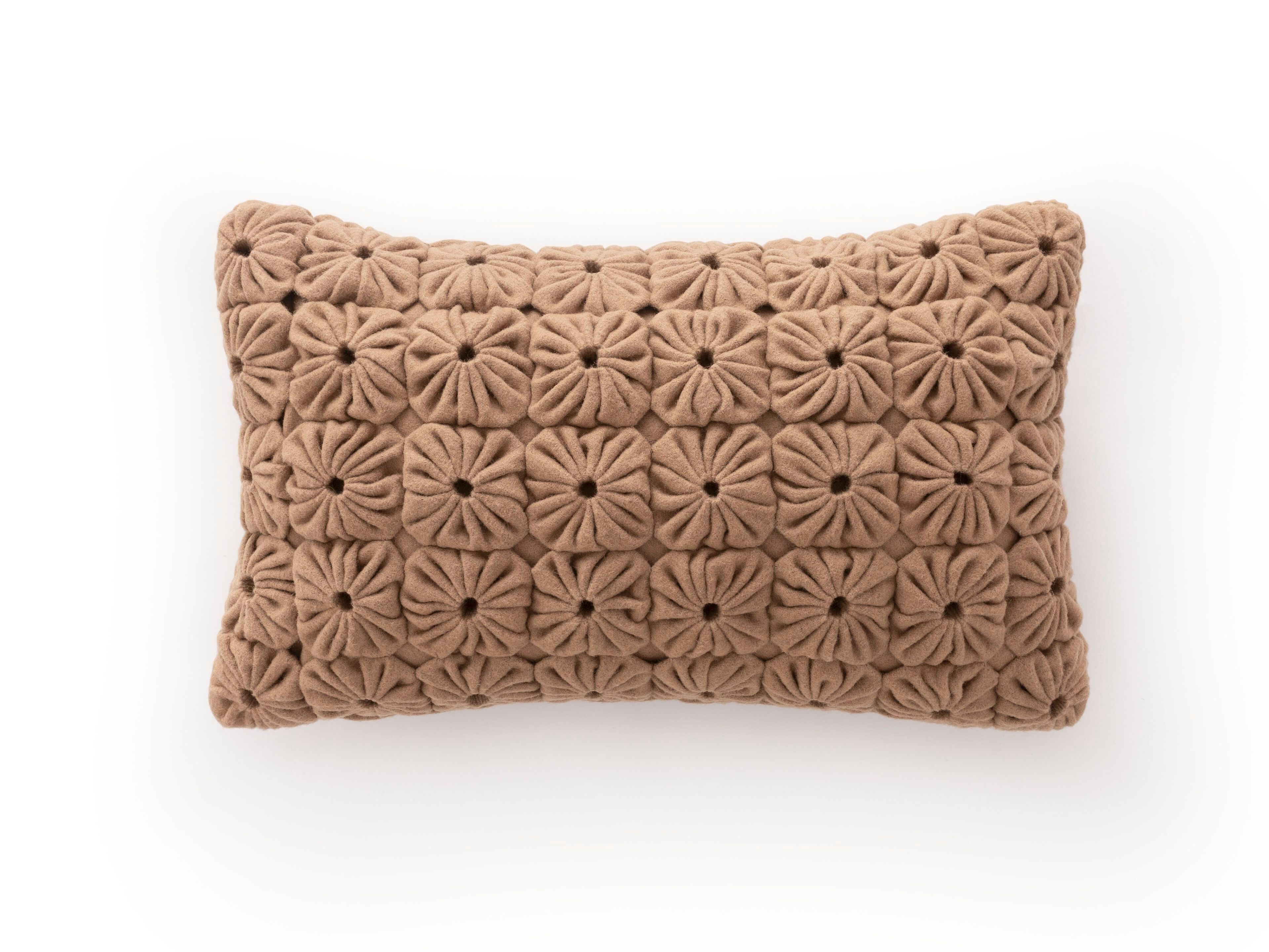 Прямоугольная шерстяная подушка GAN Momos ARCH-00117961