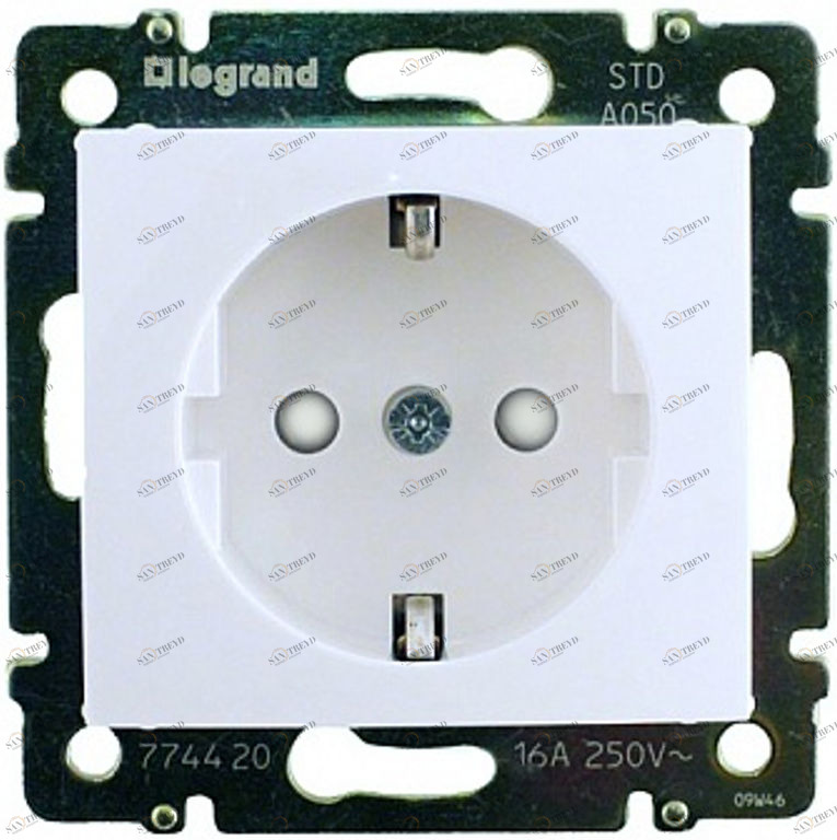 Розетка Legrand Valena с заземлением со шторками белая 2448