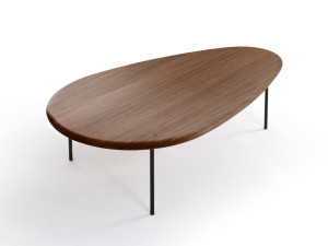 Журнальный столик из массива дерева