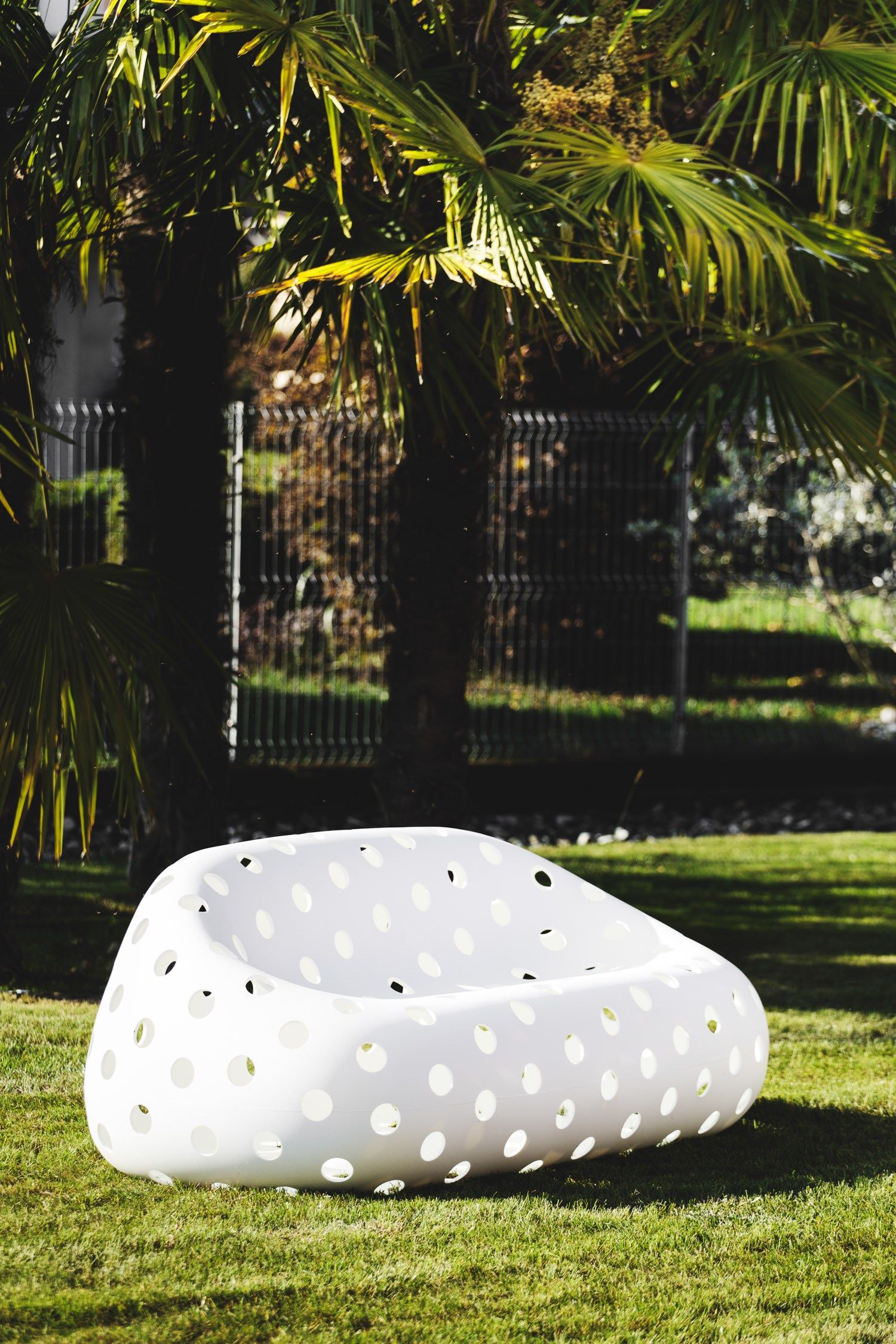 3-местный полиэтиленовый садовый диван PLUST Airball ARCH-00068205 - Вид №1