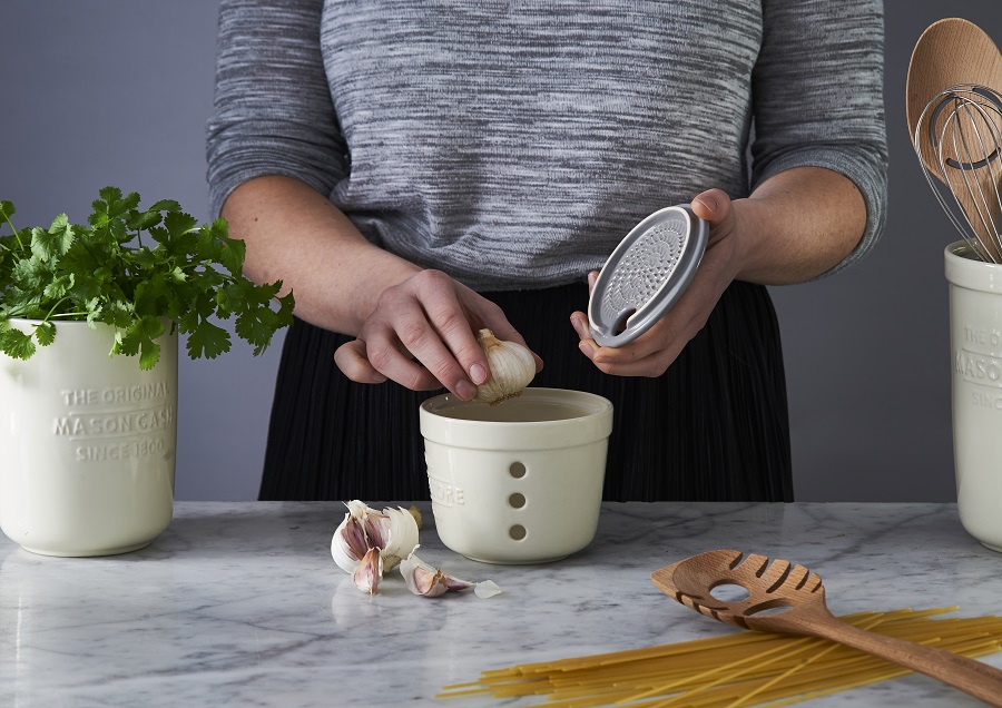 2008.188 Емкость для чеснока с теркой innovative kitchen Mason Cash  - Вид №4