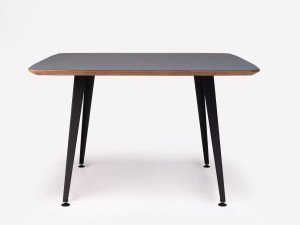 Деревянный квадратный стол