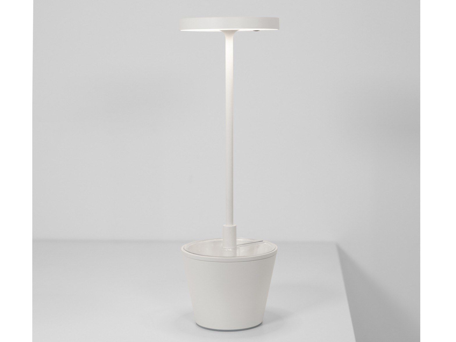 Алюминиевая аккумуляторная батарея настольная лампа Zafferano Poldina ARCH-00059520 - Вид №6