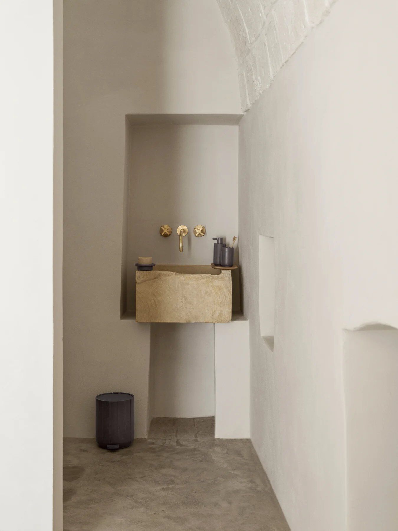 Держатель зубной щетки из полирезина blomus Kua ARCH-00138455 - Вид №8