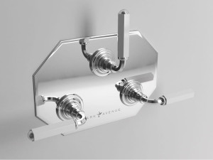 Встраиваемый смеситель для душа с 3 отверстиями и переключателем