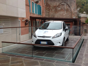 Стеклянная застежка