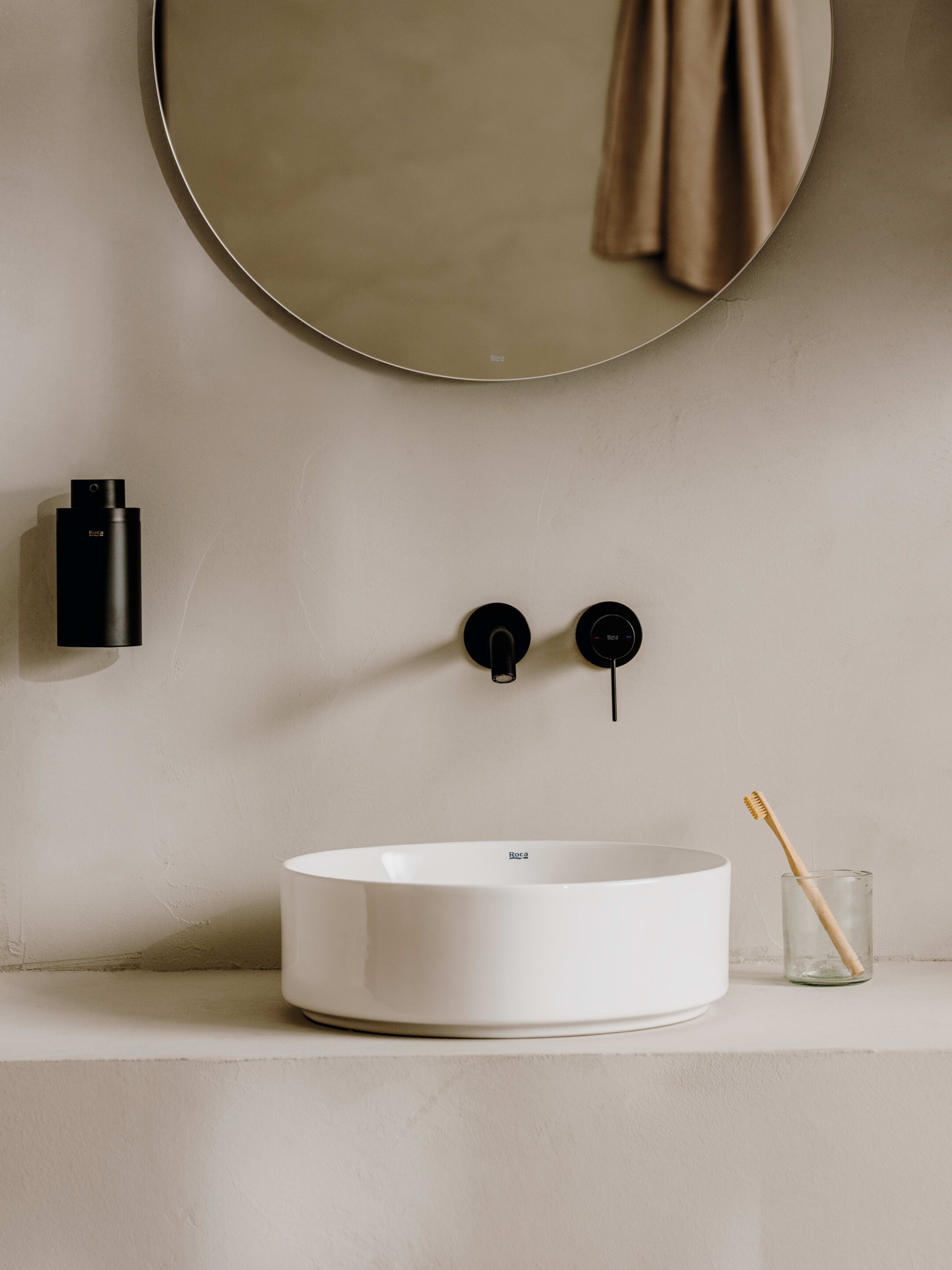 Керамическая столешница с одной круглой раковиной Roca Ona ARCH-00087733 - Вид №5