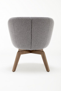 Деревянный стул