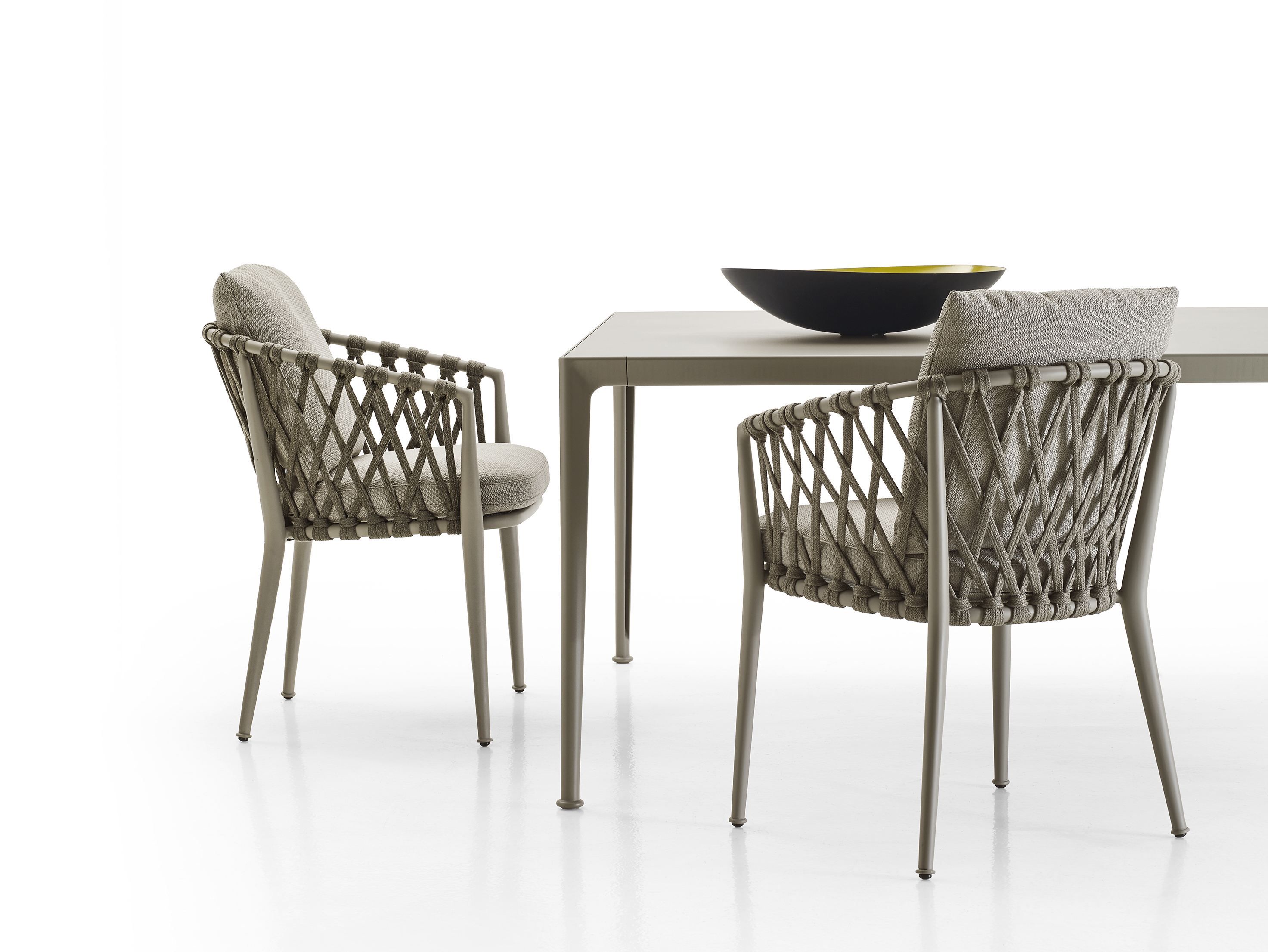 Тканевый мягкий садовый стул с подлокотниками B&B Italia Outdoor ARCH-00038446 - Вид №1