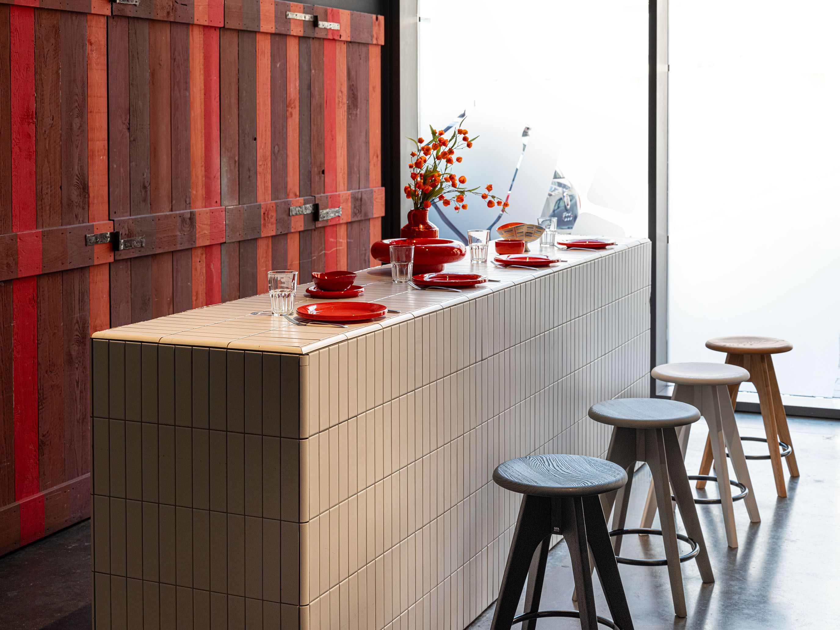 Высокий деревянный табурет с подставкой для ног SIPA Tommy ARCH-00124714 - Вид №2