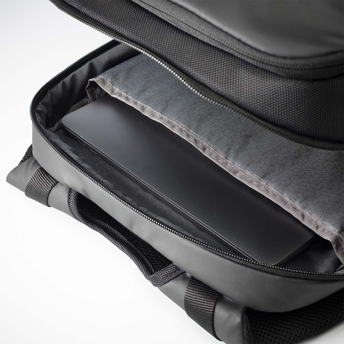 HCOM04/003-01 Рюкзак HCOM04 Tram Backpack 15,4 RFID Hedgren Commute  - Вид №5