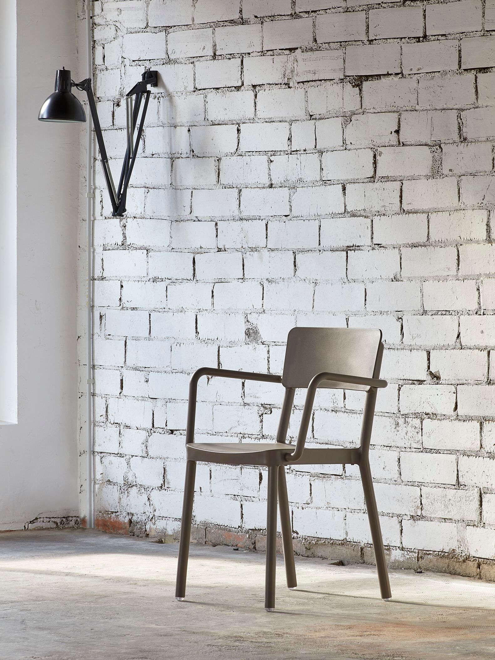 Штабелируемый стул с подлокотниками Resol Lisboa ARCH-00072370 - Вид №1