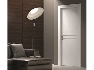 Лакированная распашная дверь