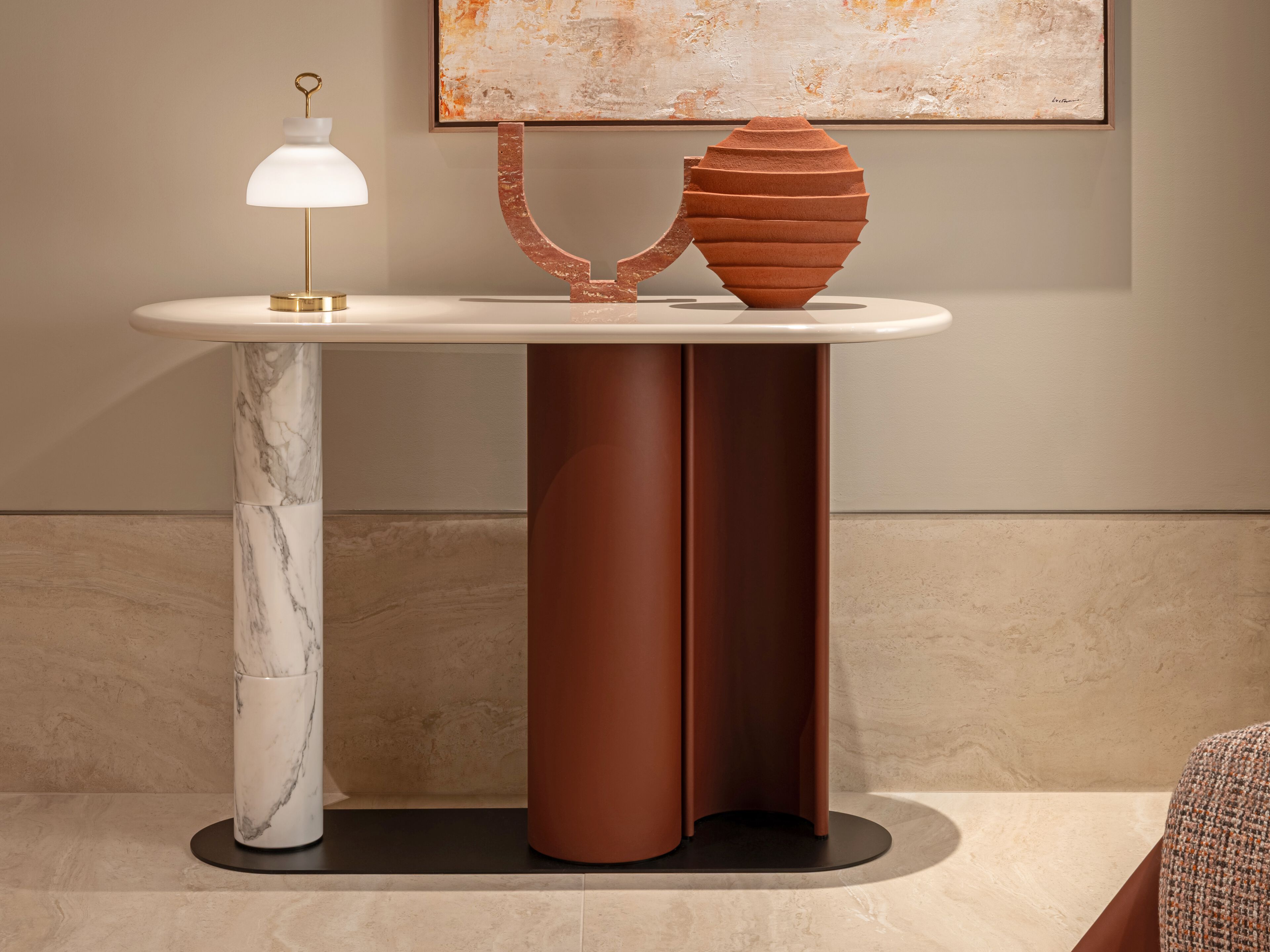 Кожаная консоль с мраморной колонной и лакированной столешницей Turri Nook ARCH-00131100