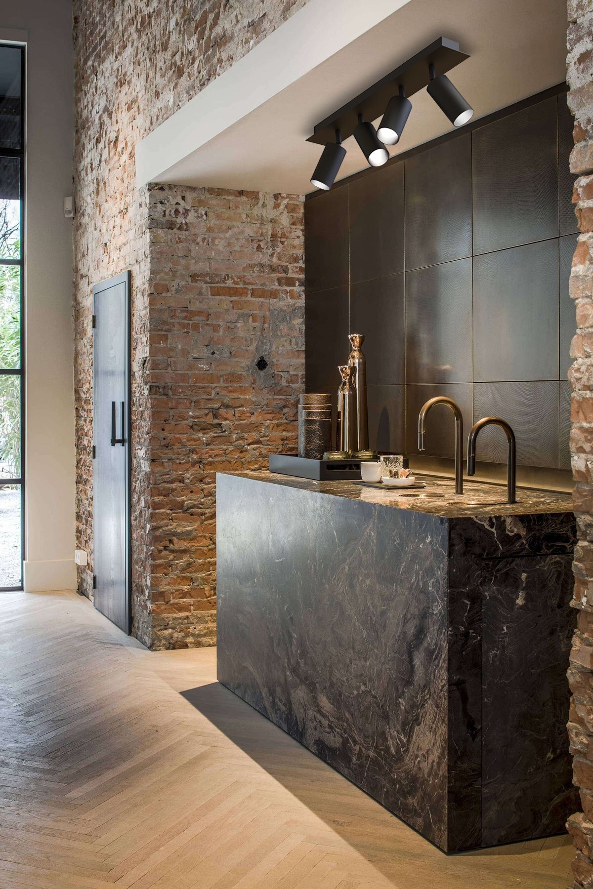 Несколько регулируемых потолочных прожекторов WayPoint форма ARCH-00131383 - Вид №1