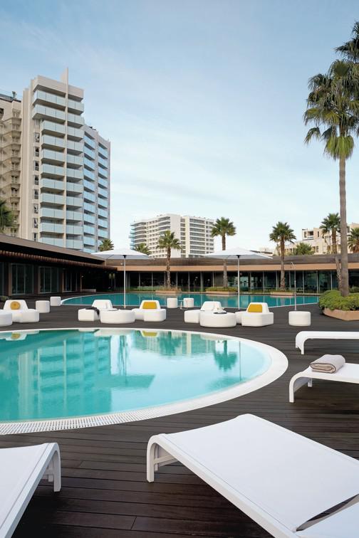 Подставка для ног / столик 52 морская кожа белый Manutti Moon Island MNST431 - Вид №13