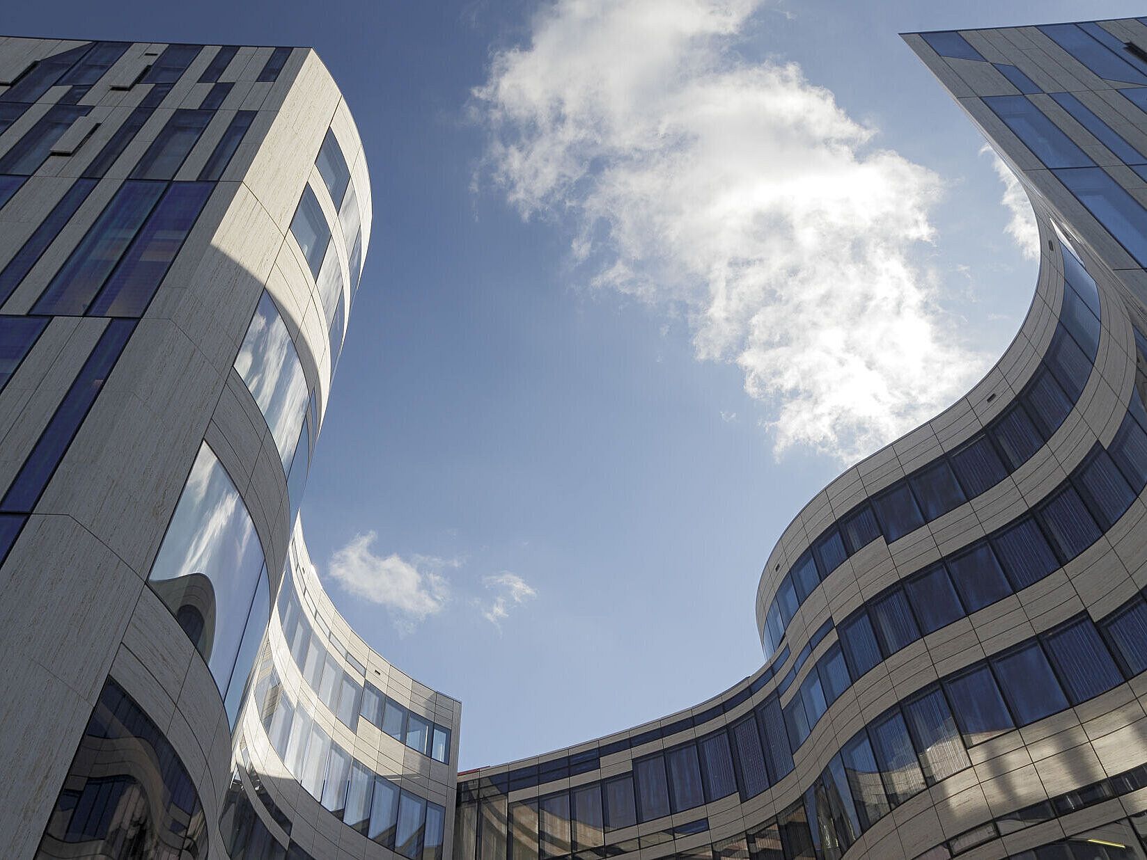 Фасадная витражная система OKALUX Okasolar ARCH-00073851 - Вид №2