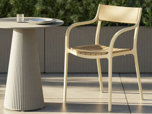 Садовый стул с подлокотниками