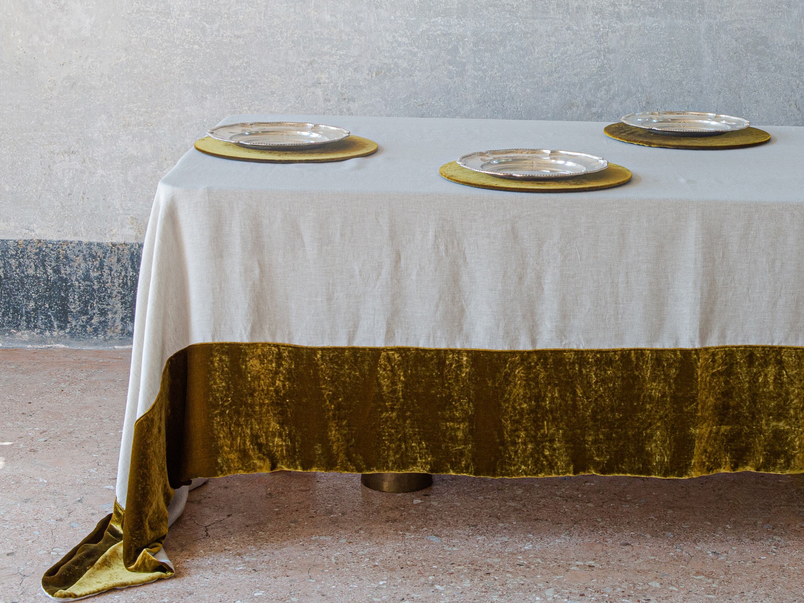 Бархатная и льняная скатерть Once Milano Velvet ARCH-00065098