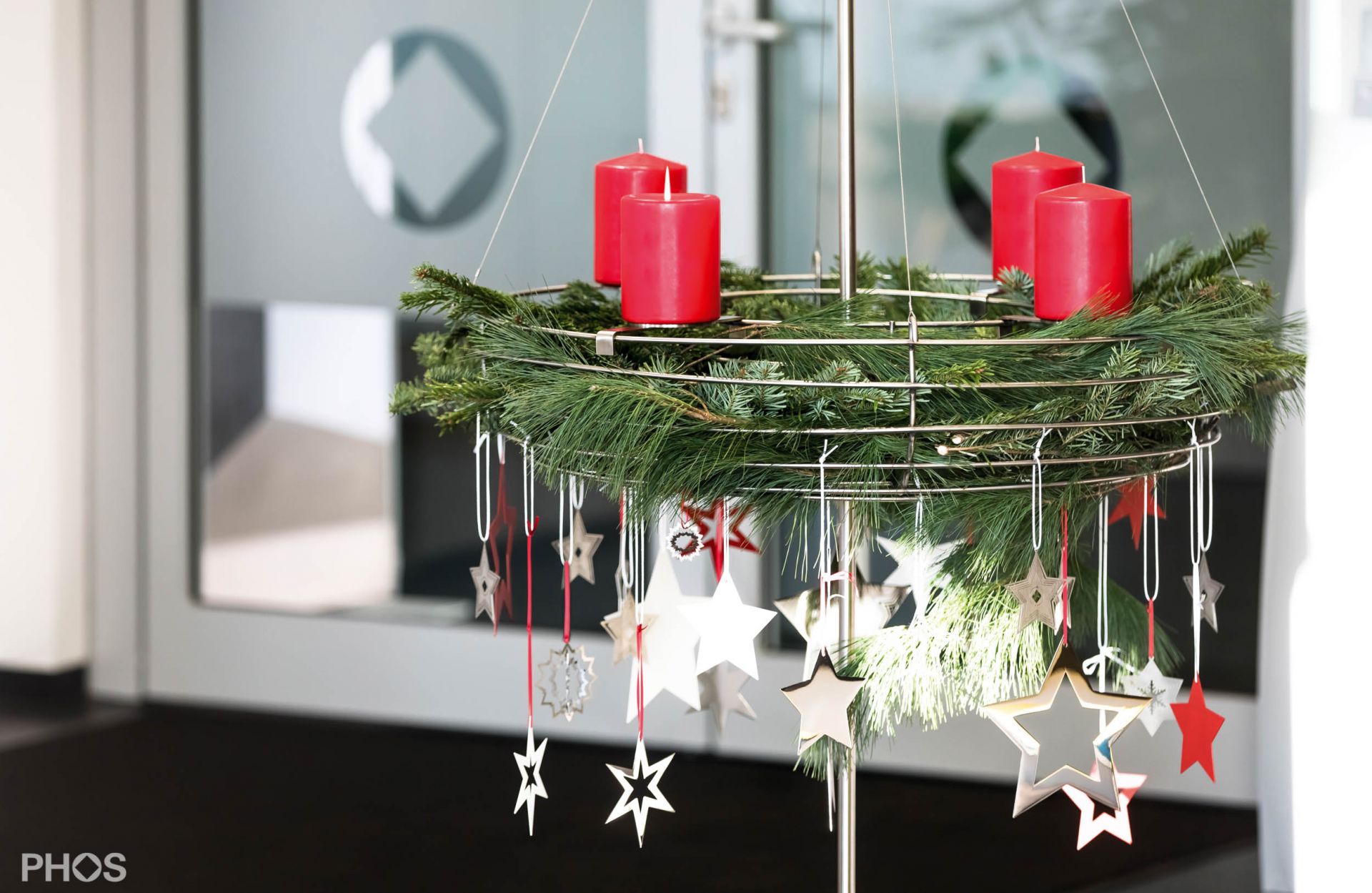 AKS1-BPGr Подставка для венка Адвента с корзиной, основание: зеленое. PHOS  - Вид №3