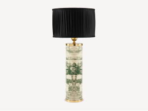 Металлическая настольная лампа