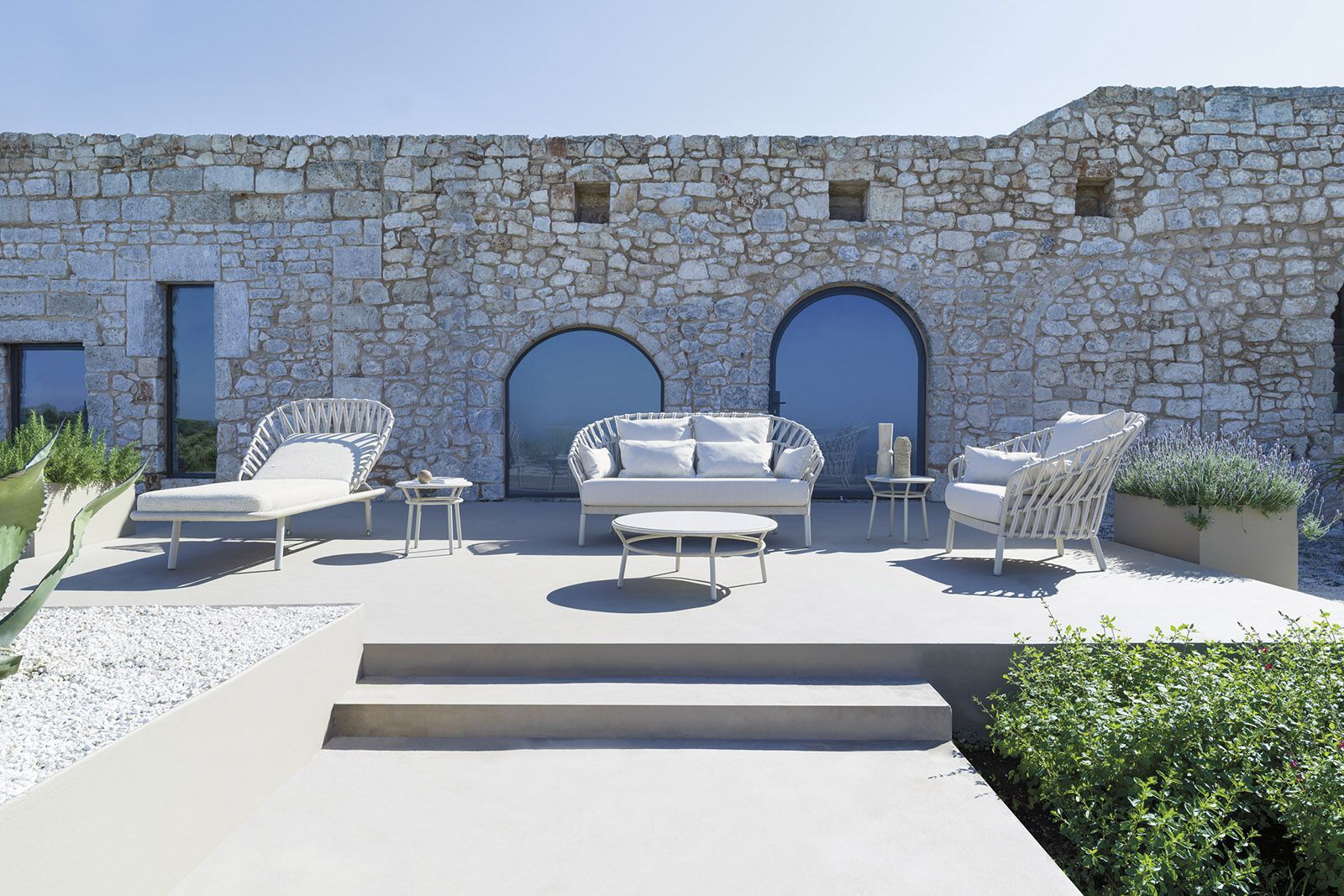 Круглый алюминиевый и деревянный садовый столик Varaschin Emma Cross ARCH-00151781 - Вид №16