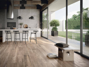 Пол/покрытие под дерево