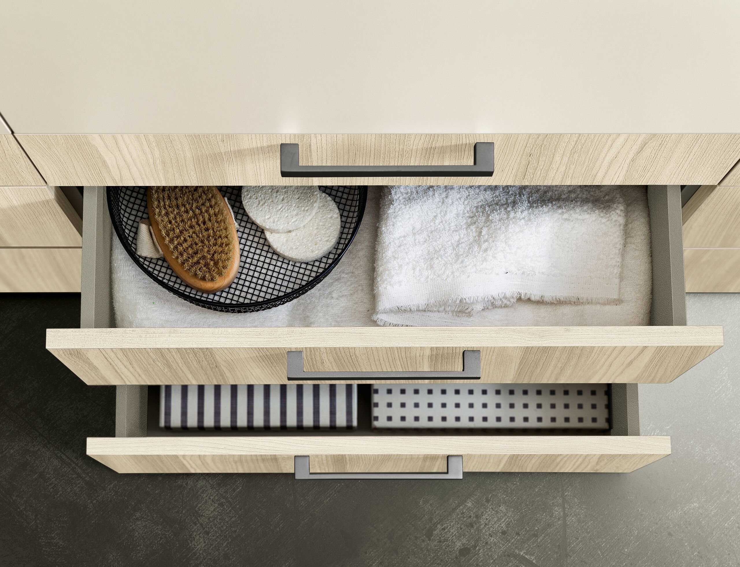 Деревянный секционный шкаф для белья с гладильной доской Adok Intermezzo ARCH-00065487 - Вид №2