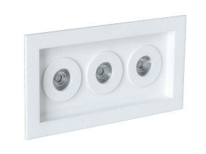 Несколько светодиодных утопленных прожекторов