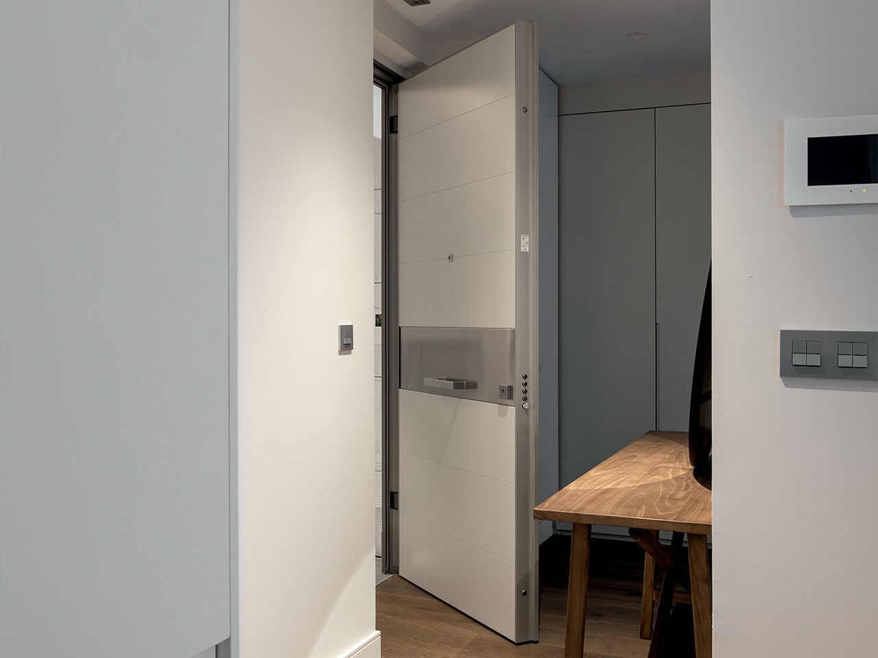 Входная дверь со скрытыми петлями Oikos Tekno ARCH-00032494