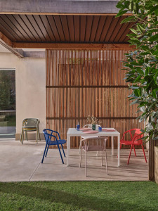 Стальной садовый стул с подлокотниками