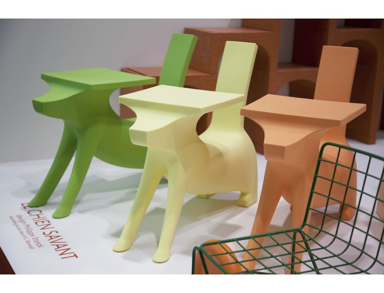 Magis Le Chien Savant MT830 VE Детский стул / детский стол из полиэтилена. Цвет: Зеленый  1315 C  - Вид №3