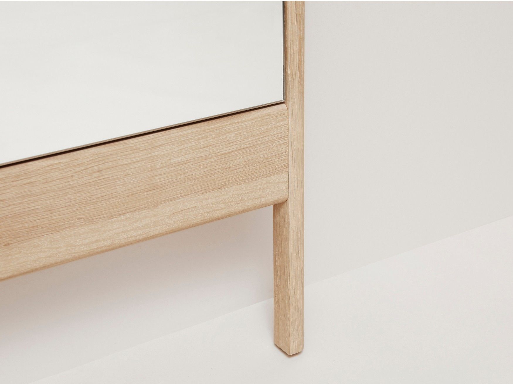 Напольное зеркало из дуба с рамкой Form & Refine a line ARCH-00068259 - Вид №10