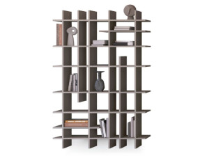 Деревянный настенный книжный шкаф