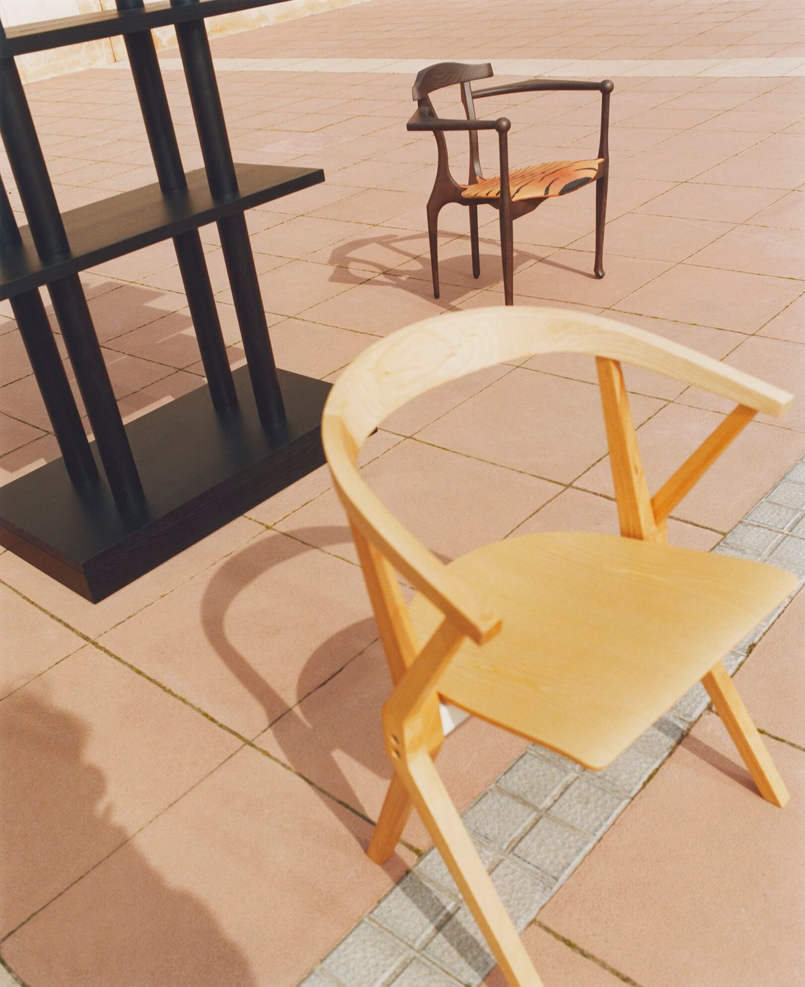 Деревянный складной стул с подлокотниками со встроенной подушкой BD Barcelona CHAIR B ARCH-00093134 - Вид №4