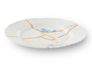 Фарфоровая плоская тарелка