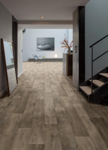 Нескользящий виниловый пол с эффектом дерева