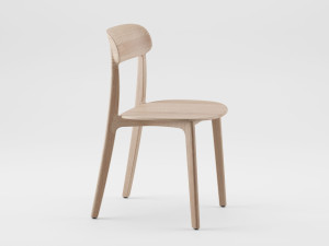 Стул из массива дерева