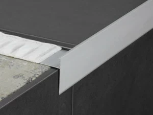 EMAC Italia Ступенчатый профиль носа Novoperi