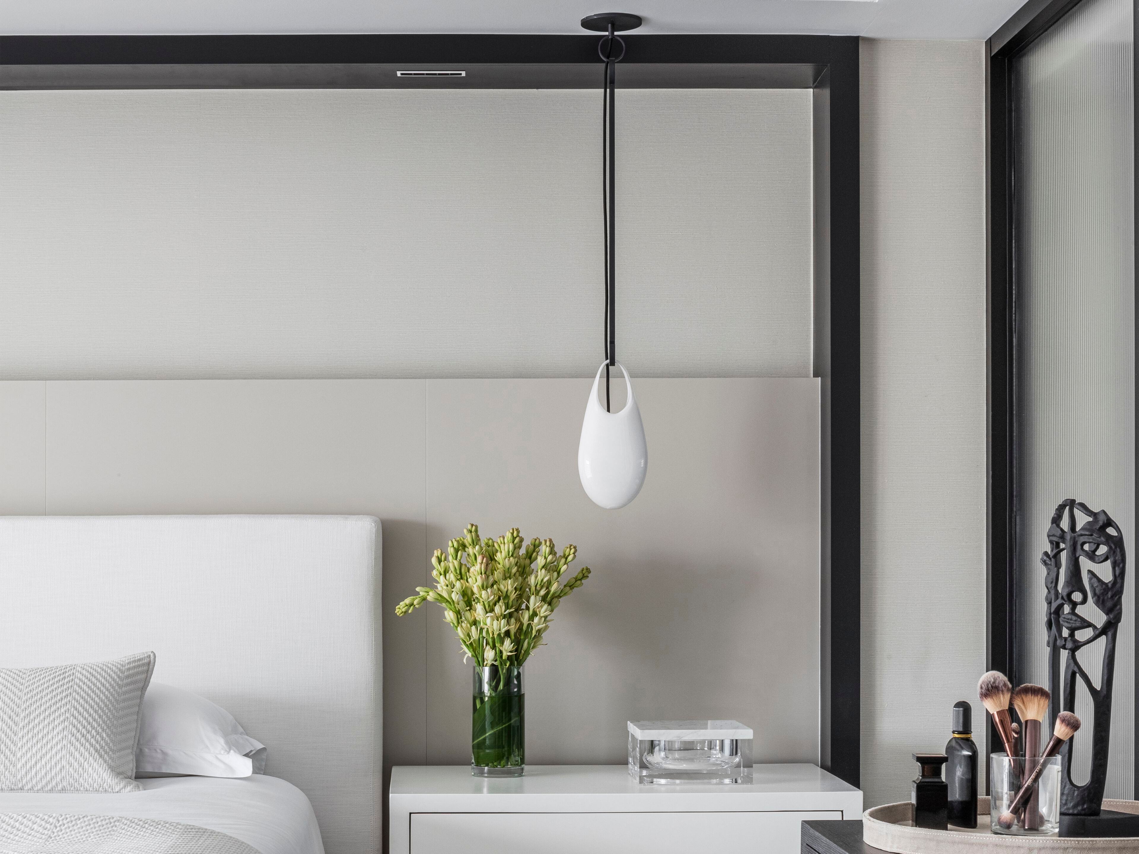 Подвесной светильник из латуни и выдувного стекла SkLO Hold ARCH-00102135 - Вид №1