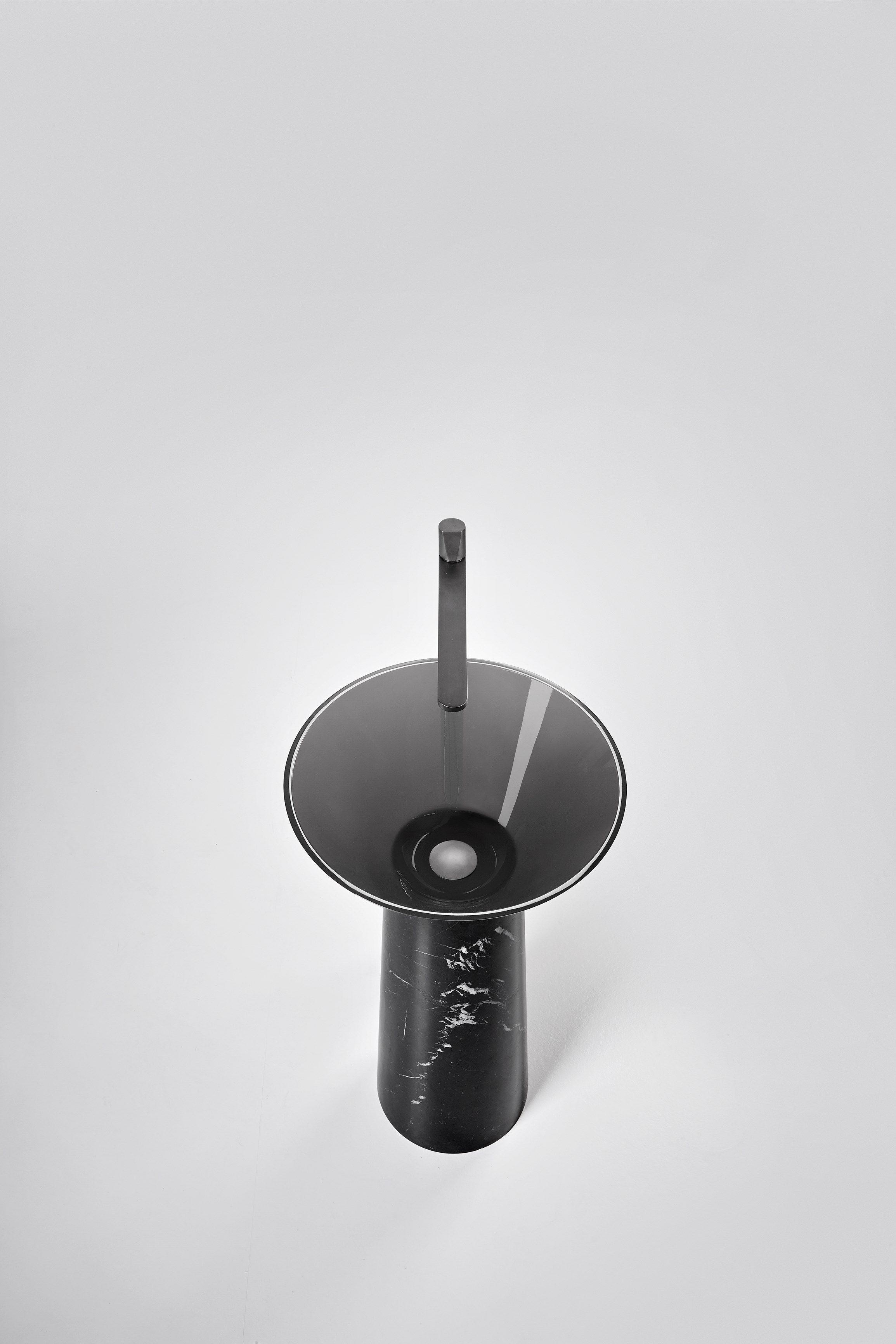 Круглый отдельно стоящий умывальник из черного мрамора Marquina Antoniolupi ALBUME11 + ALBUME21 ARCH-00148772 - Вид №6