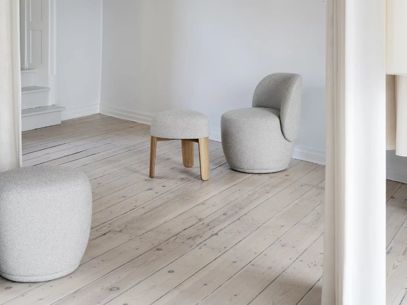 Круглый пуф из ткани blomus Kuon ARCH-00106767 - Вид №4