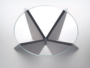 Круглый стол Valchromat® и травленое стекло