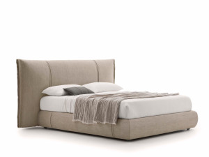 Тканевая кровать с мягким изголовьем